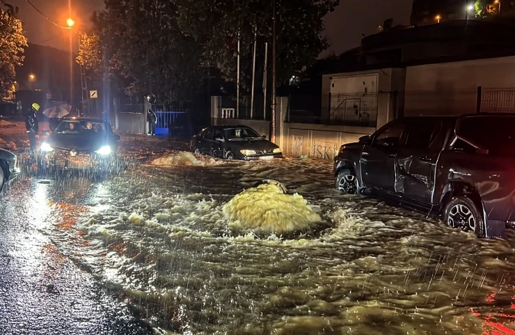 İstanbul'da altı üniversite eğitime ara verdi