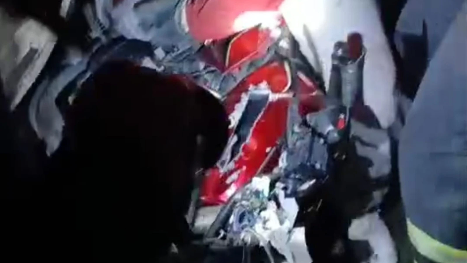 Balıkesir'de kamyonet ile motosiklet çarpıştı: 2 yaralı