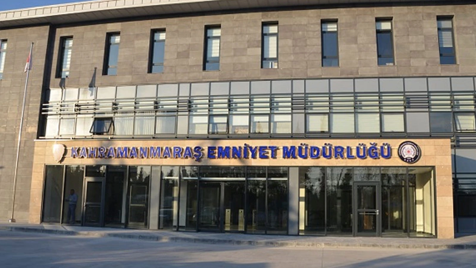 Saldırganın atış yaptığı poligon görevlisi polis memuru görevden uzaklaştırıldı