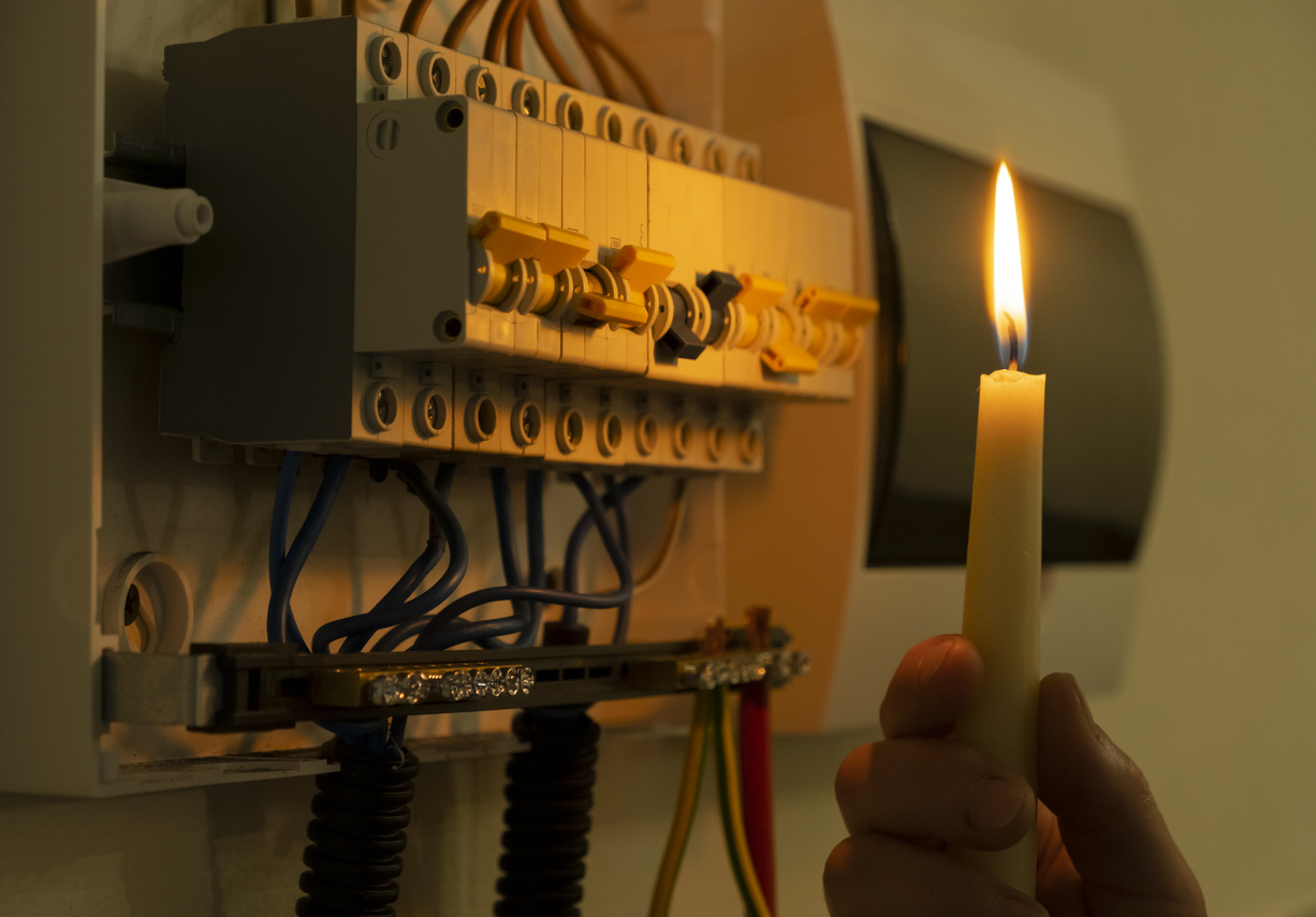 Yarın Gece Başlıyor, 8 Saat Sürecek. İstanbul'un 12 İlçesinde Elektrik Kesintisi Yaşanacak