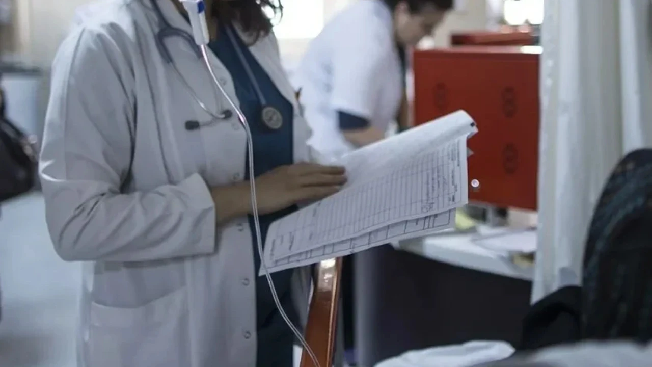Sağlık Bakanlığı 38 Bin Personel Alımı Başvuruları Ne Zaman Başlıyor? Kadro Ve Branş Dağılımı Belli Oldu Mu