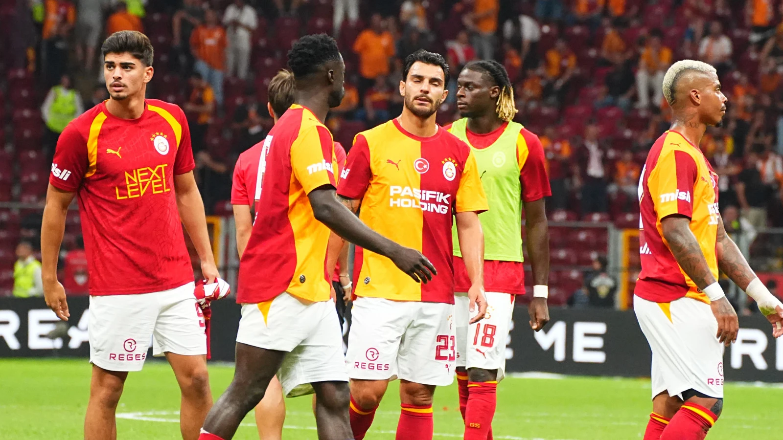 Kaan Ayhan Dursun Özbek'ten Bonservisini İstedi! "Sözleşmemi Feshedin Gideyim"