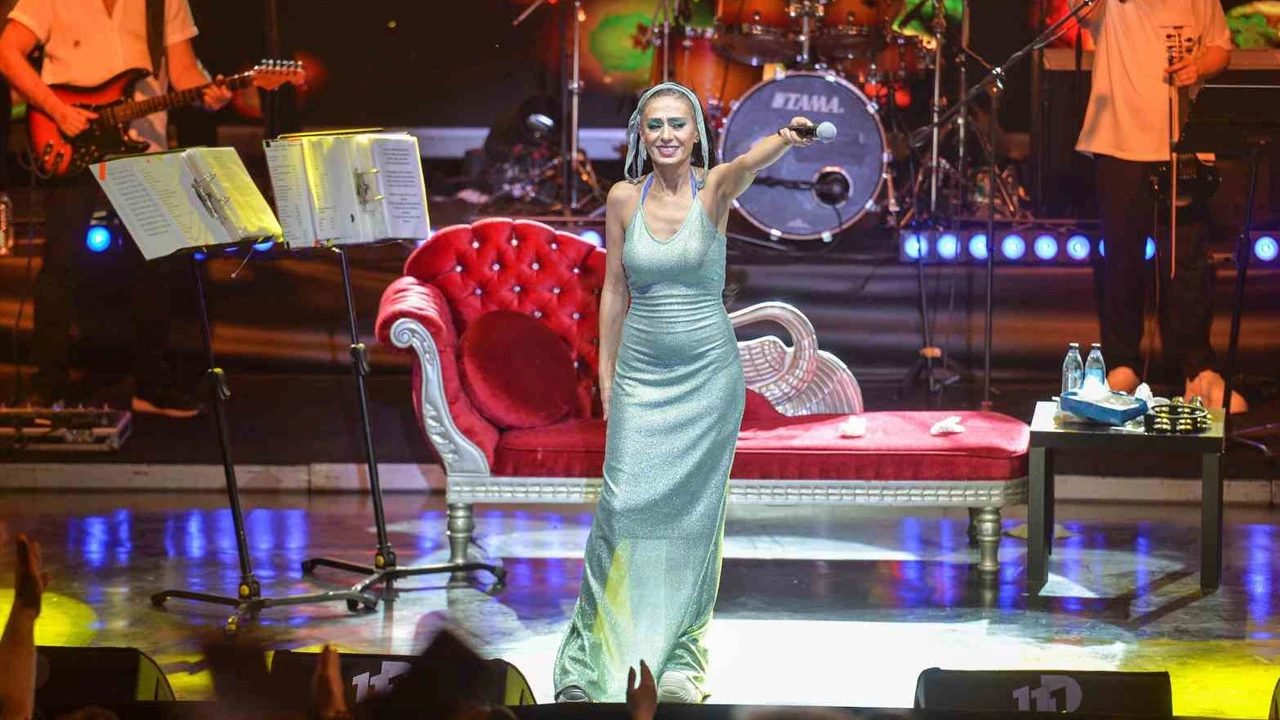 Yıldız Tilbe hastalığını “Mikrofon bile tutmam yasak” diyerek açıkladı