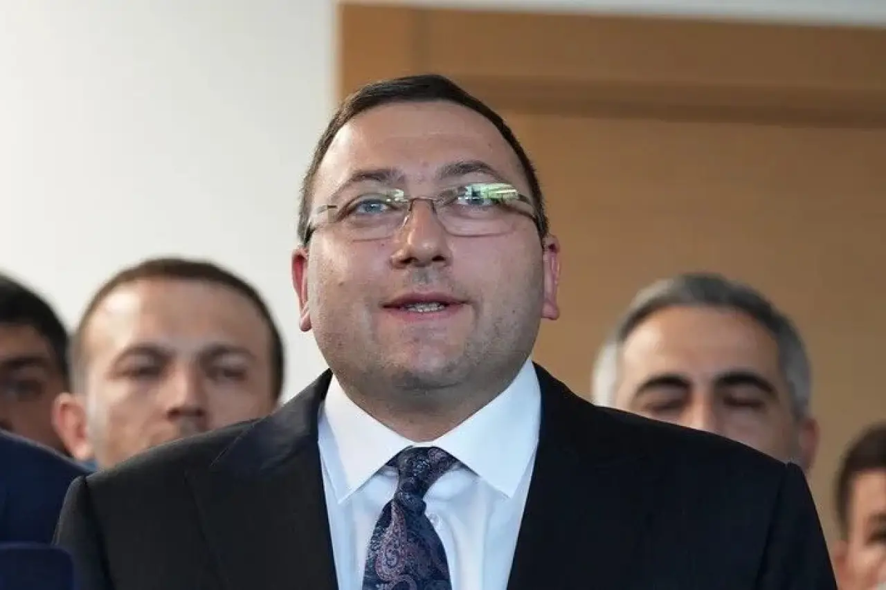 AKP'li Üsküdar Belediye Başkan Vekili Dündar Ziya Gültekin Kazada Öldü: Sinem Dedetaş'ın Yerine Gelmişti