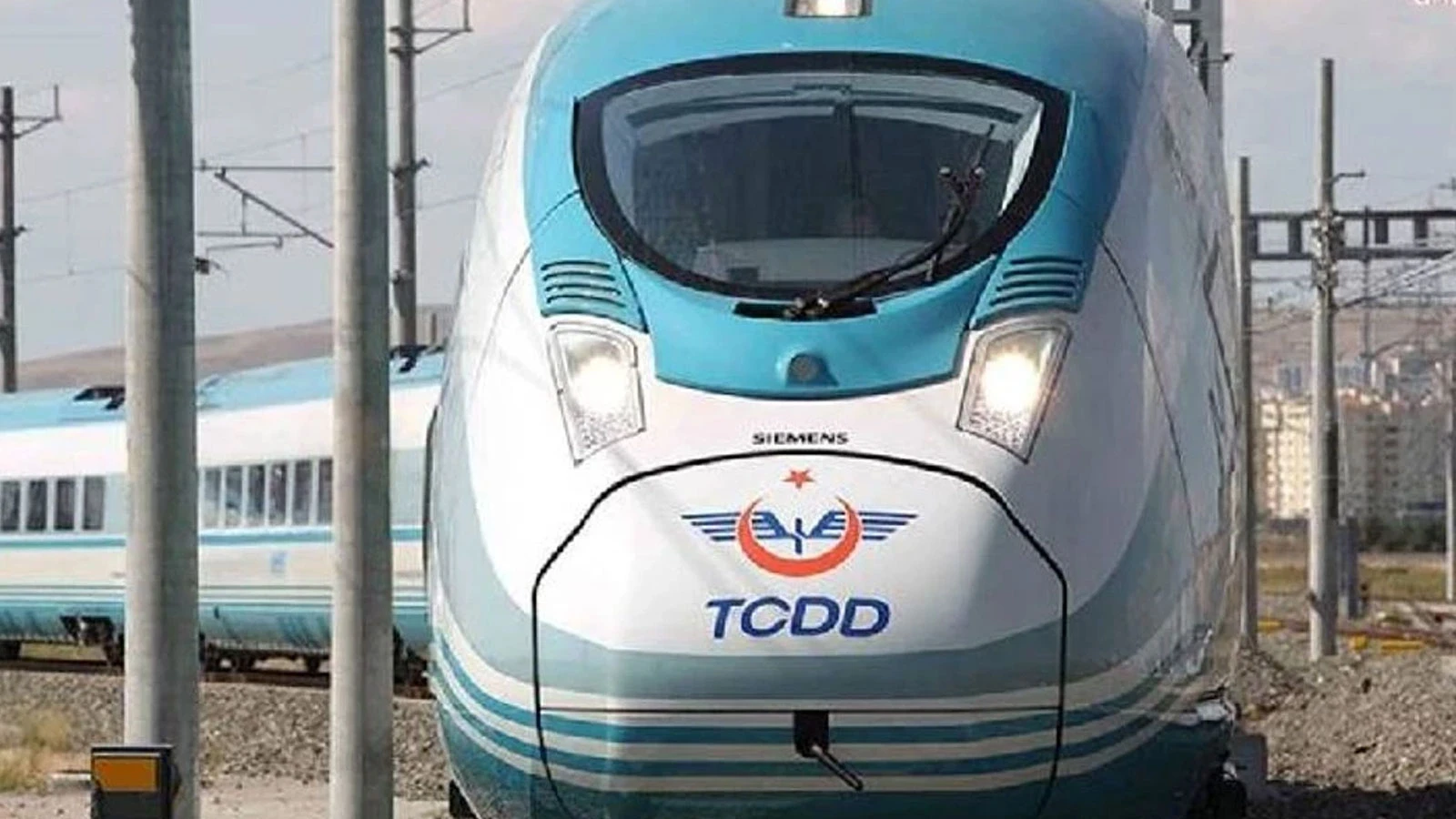 Elektrikler kesildi! YHT Ankara-İstanbul seferi durduruldu!