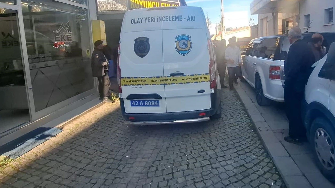 Konya'da Husumetli Olduğu Kahvehaneye Tüfekle Girdi: Ölü Ve Yaralı Var