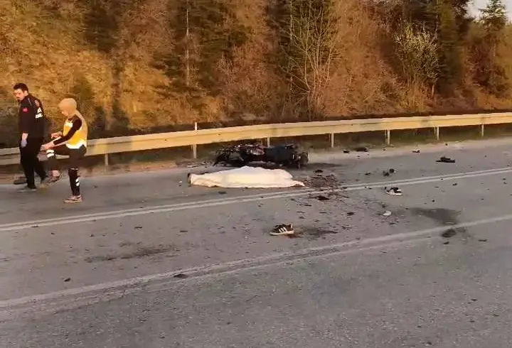 Kocaeli'de kamyonet ile motosiklet çarpıştı: 1 ölü, 1 yaralı