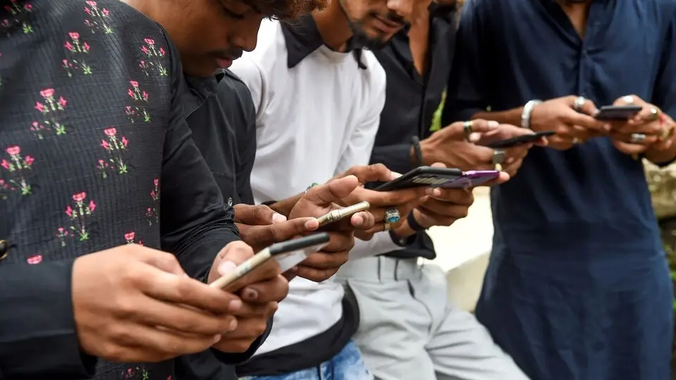 Hindistan, Google ve Microsoft yerine yerli alternatifler öneriyor