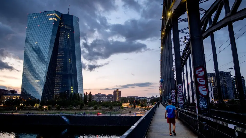 Anket: Avrupa Merkez Bankası Haziran'da faiz artıracak