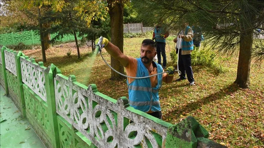 Eski yükümlü denetim süresi bitmesine rağmen gönüllü olarak okullara hizmet ediyor