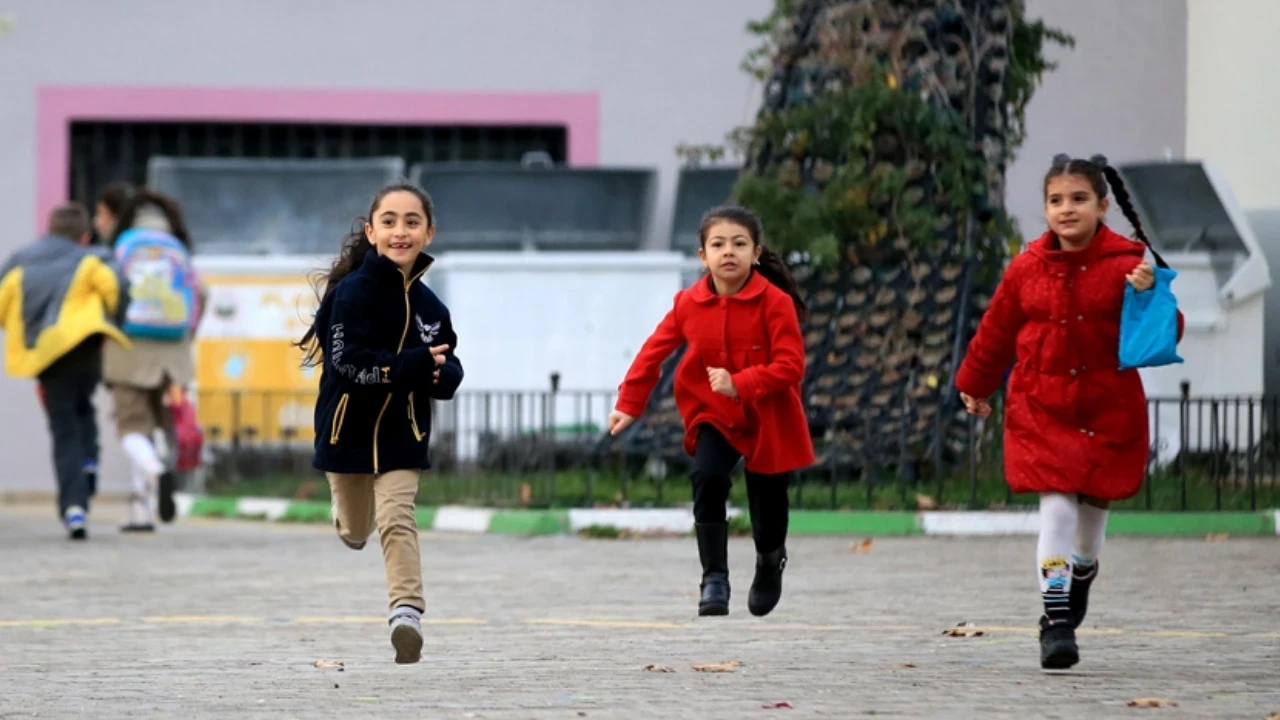 Okullarda ara tatil kalkıyor mu? Ara tatil kalkacak mı?