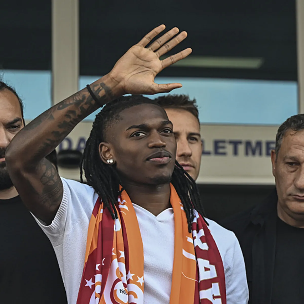 Galatasaray'a Milan'dan bir transfer daha! Leao'nun ardından hedefte o isim var