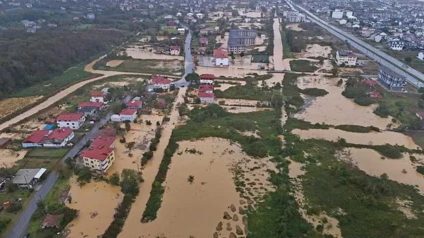 Sakarya'da Selden Etkilenen Hanelere 10 Bin Lira Ödeme Yapılacak