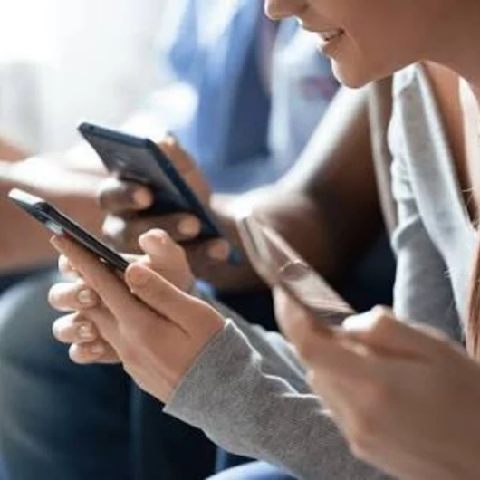 Linke Tıklamadan Telefona Sızıyor: İsrailli Şirket Gizlice Telefonunuzu Dinliyor Olabilir!