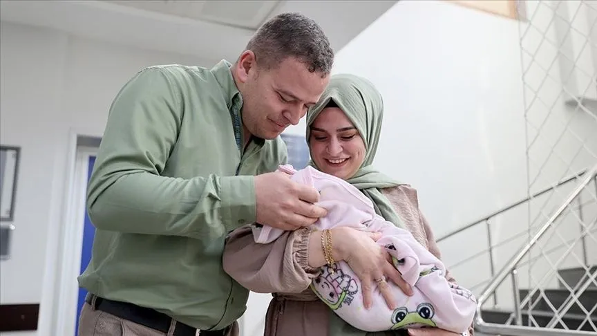 İç organları dışarıda doğan Ebrar bebek, 70 günlük tedavinin ardından sağlığına kavuştu
