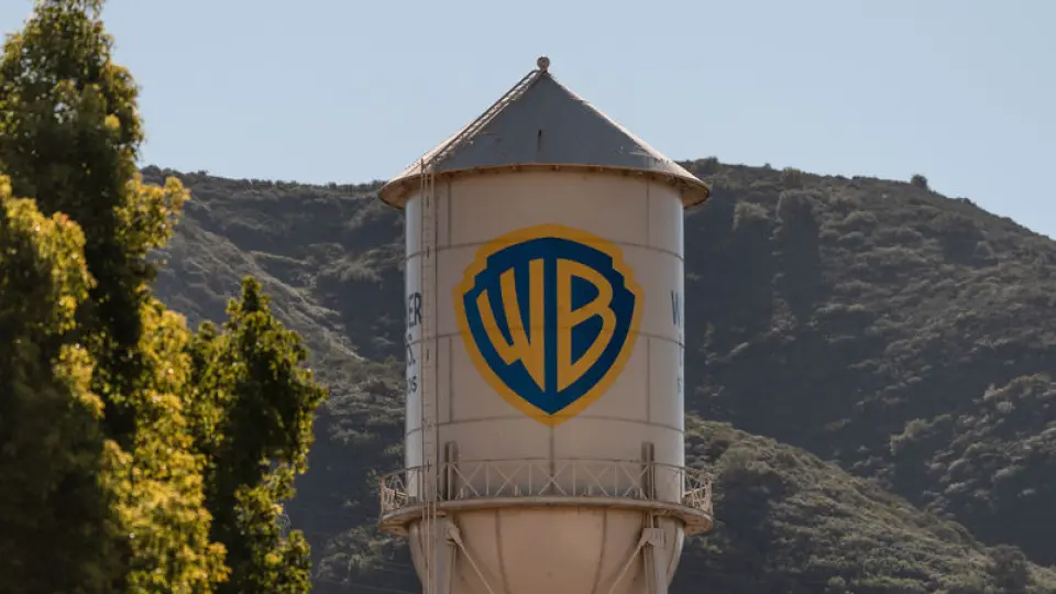 Warner Bros.'tan yatırımcılara Paramount'un teklifini geri çevirme tavsiyesi