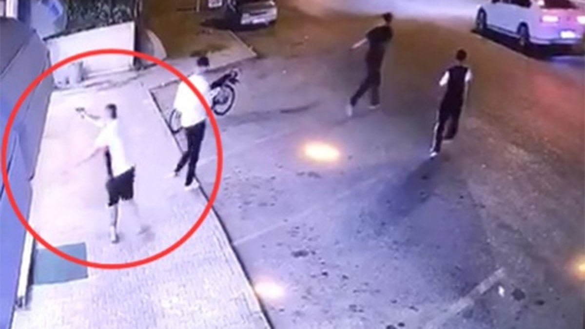 Ortak olamadıkları iş yerine kurşun yağdırdılar