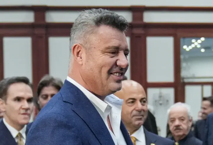 Fenerbahçe Başkanı Sadettin Saran kararını veriyor! Divan Kurulu'nda netleşecek...
