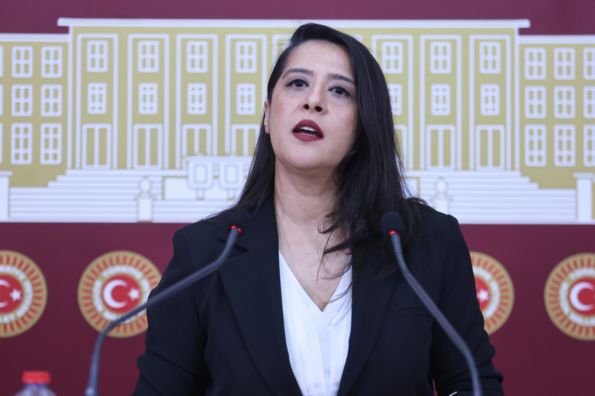 Sevda Karaca’dan Antep’teki Taciz Davası İçin Dayanışma Çağrısı: “İşçiler, Kadınlar, Kadın İşçiler Yalnız Değildir!”