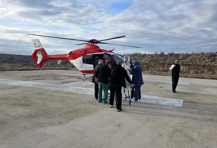 Nevşehir’de 58 günlük bebek, tedavi için ambulans helikopterle Ankara’ya gönderildi