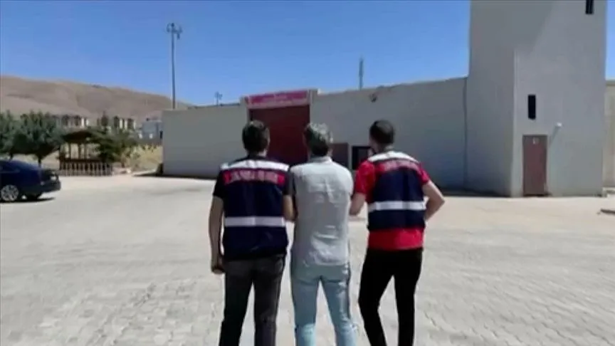 FETÖ'ye yönelik 26 ildeki operasyonlarda 77 şüpheli yakalandı