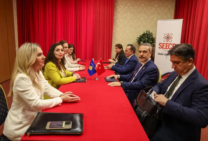 Bakan Fidan, Kosova Cumhurbaşkanı Osmani-Sadriu ile görüştü