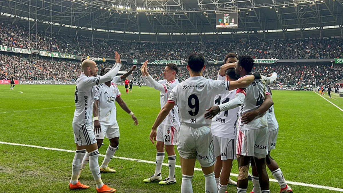 Ömer Üründül'den flaş Beşiktaş övgüsü! "En büyük artısı..."