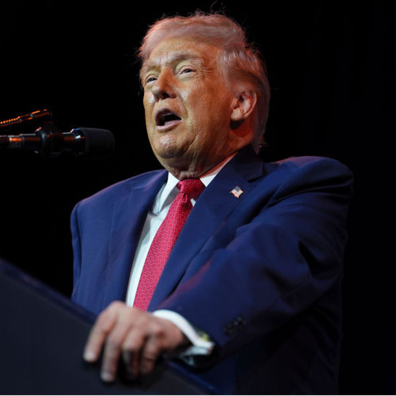 Trump Rusya'ya karşı yaptırım tasarısını onayladı