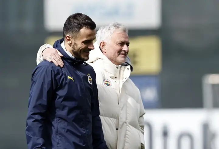 Jose Mourinho, Fenerbahçe'den ayrılan yıldızı geri istedi