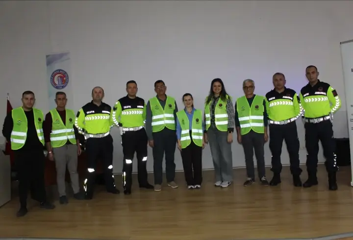 Çanakkale'de motosiklet sürücülerine güvenli sürüş eğitimi verildi
