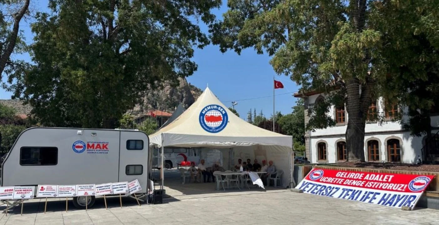 Memurlar zam teklifini proteste etmek için 81 ilde eylem çadırı kurdu! Sendikalar yarın Bakan Işıkhan'la görüşecek