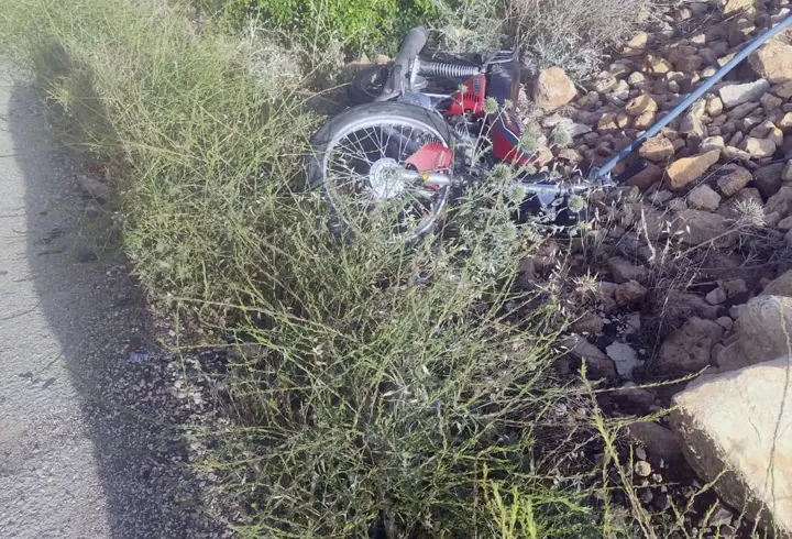 Derik'te otomobille çarpışan motosikletin sürücüsü yaralandı