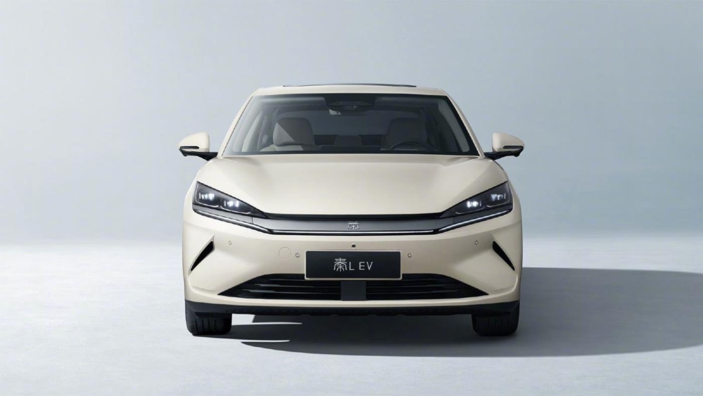 BYD, yeni elektrikli sedan modeli Qin L'yi Çin'de satışa sundu
