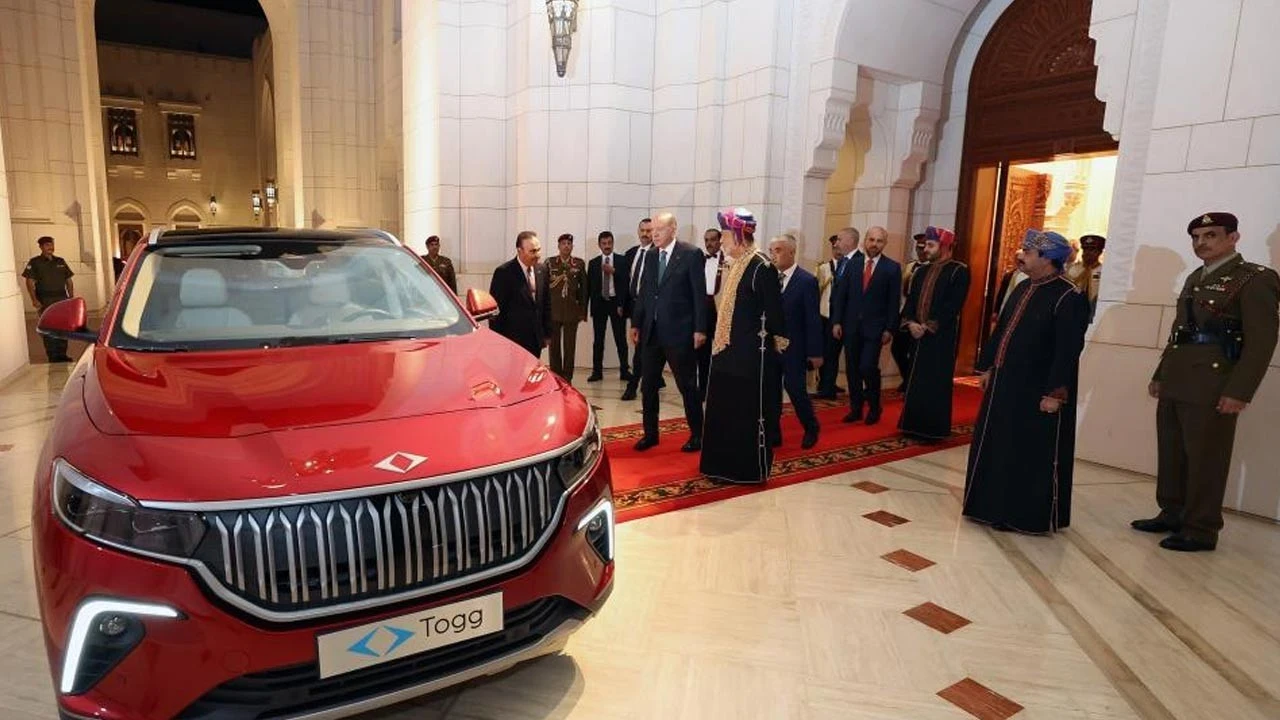 Cumhurbaşkanı Erdoğan’dan Umman Sultanı El Said’e Togg hediyesi