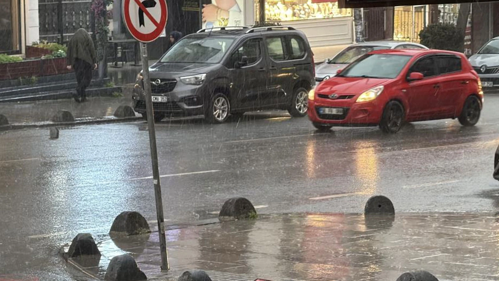 Meteoroloji, AKOM ve AFAD uyarmıştı: İstanbul'da kar yağışı başladı