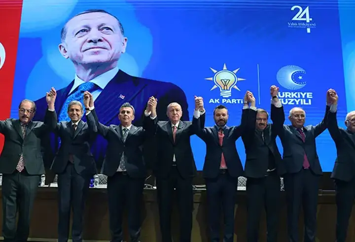 4 başkana rozeti Erdoğan taktı! AK Parti'ye katılım sürüyor