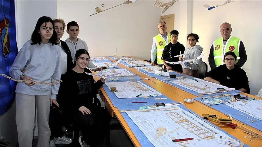 THK'nin model uçak kursları öğrencilerin havacılığa merakını artırıyor