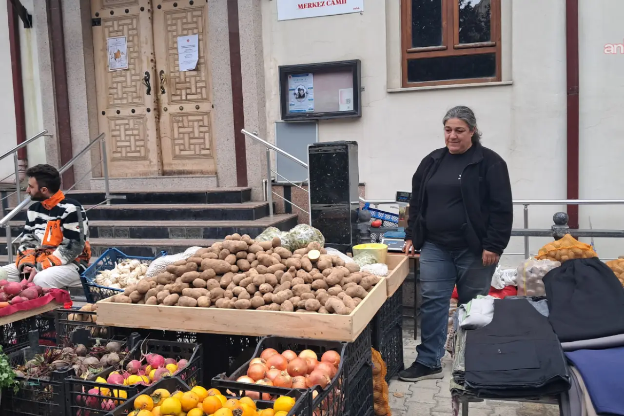 Artvin'de Yüksek Fiyatlar Tezgahları Vurdu: Yurttaş Poşetini Dolduramıyor