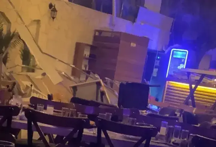 İzmir'de eğlence mekanının tavanı çöktü: 6 yaralı
