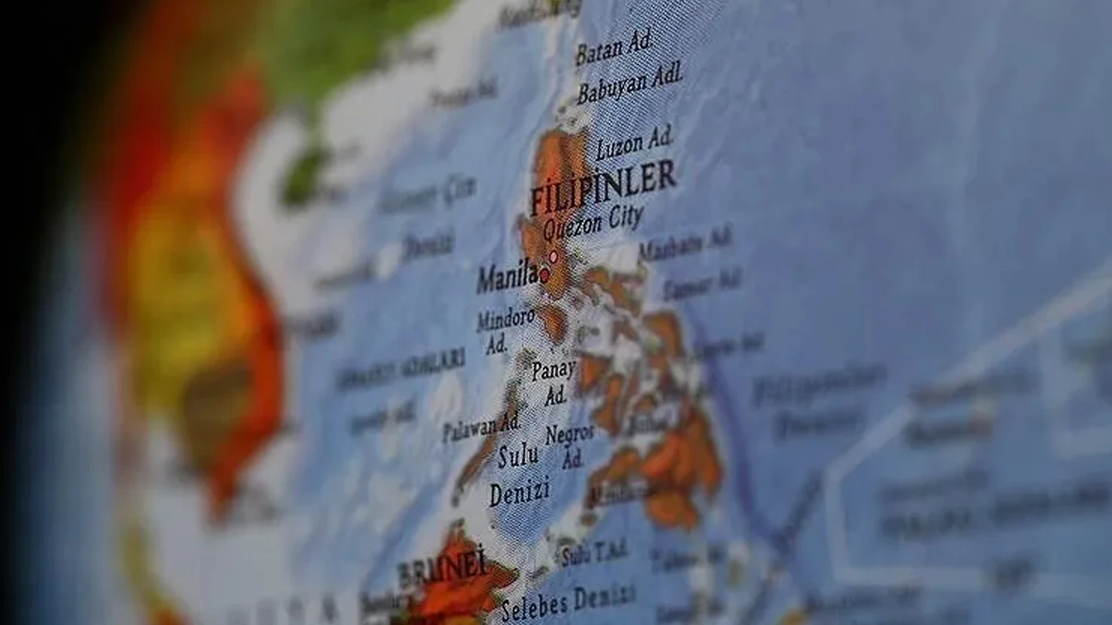 Filipinler'de İki Uçak Havada Çarpıştı: 4 Ölü