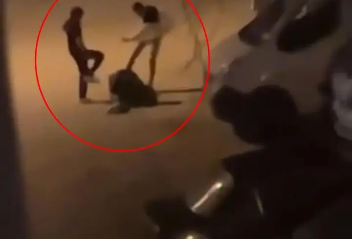4 Kişi, Tartıştıkları kişiyi Tekme Tokat Saldırdı