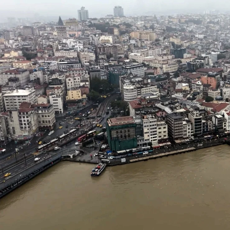 İstanbul'daki Bazı Üniversitelerde Yüz Yüze Eğitime Ara