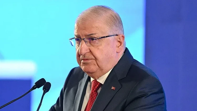 Milli Savunma Bakanı Yaşar Güler Katar'da
