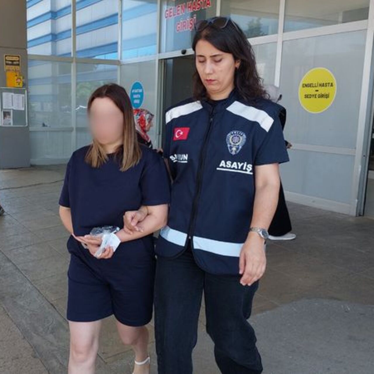 444 bin liralık altın aldırdı, tuvalette kıyafet değiştirip kaçtı
