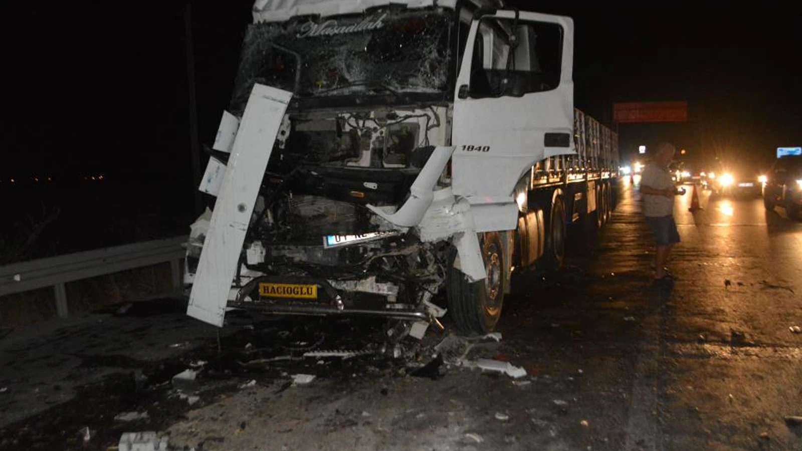 Balıkesir'de zincirleme trafik kazası: Ölü ve yaralılar var