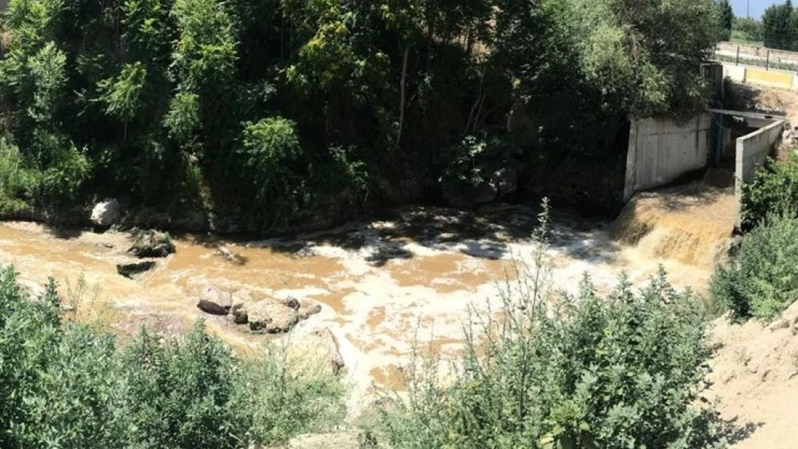 Çiftçinin suyunu kirleten DESKİ'ye 1,6 milyon lira ceza!
