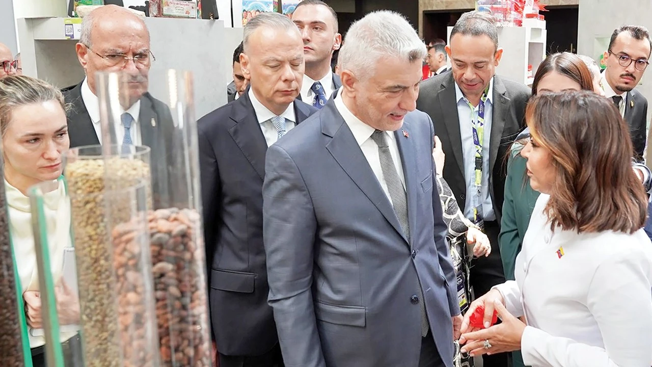 Ticaret Bakanı Ömer Bolat: Hedef, 3 milyar dolarlık ticaret hacmine ulaşmak