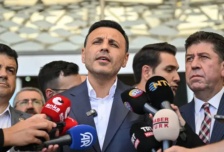 Özgür Çelik ve 25 CHP'linin yargılandığı davanın duruşması 23 Şubat'a ertelendi