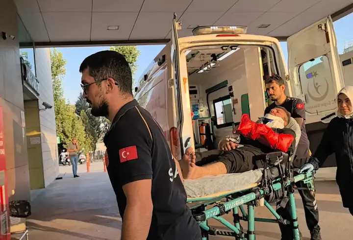 İnegöl'de kamyonet, kamyona çarptı: 1 yaralı