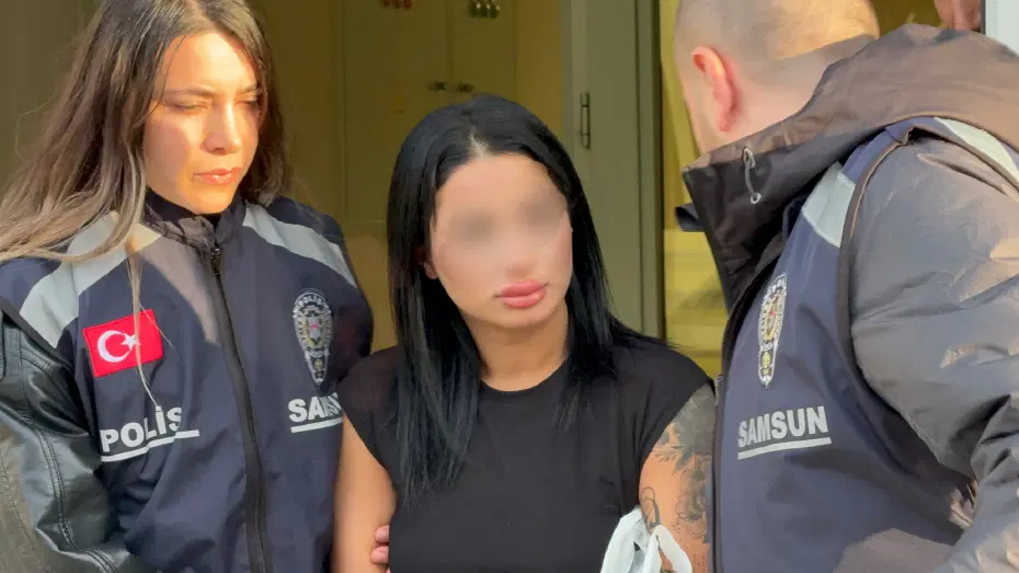 Gasp ettikleri telefonla dudak dolgusu yaptılar